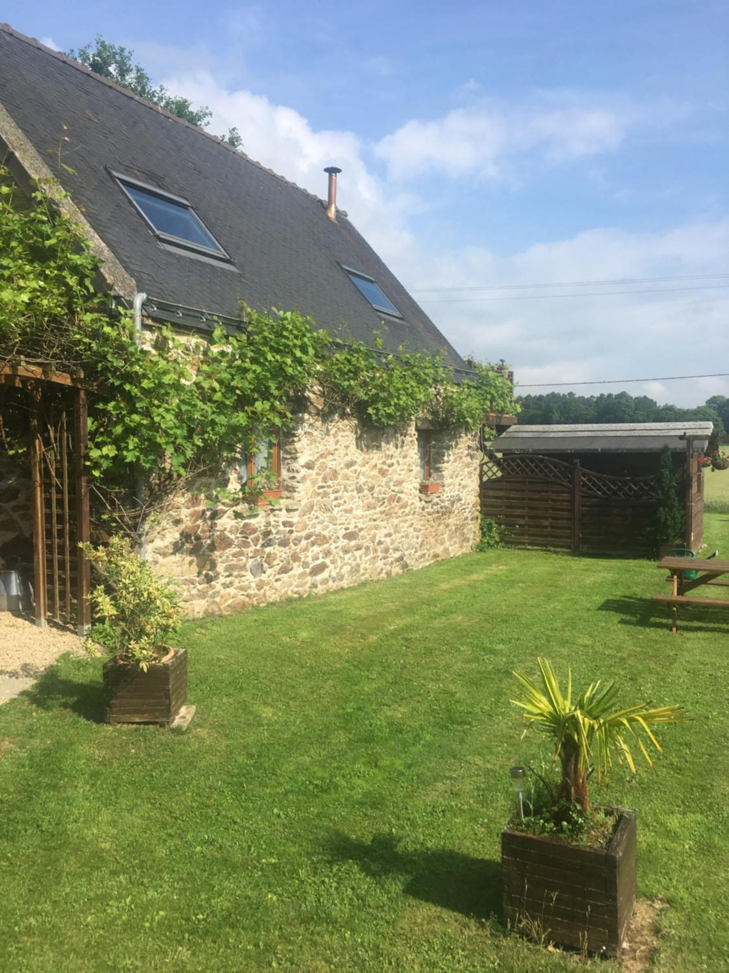 Gites De Camors Exterior photo